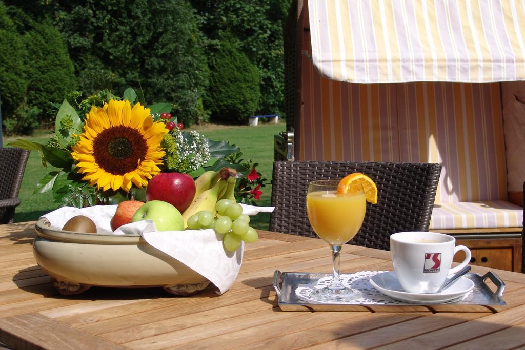 Hotel Garni Landhaus Uttum Krummhoern Ngoại thất bức ảnh