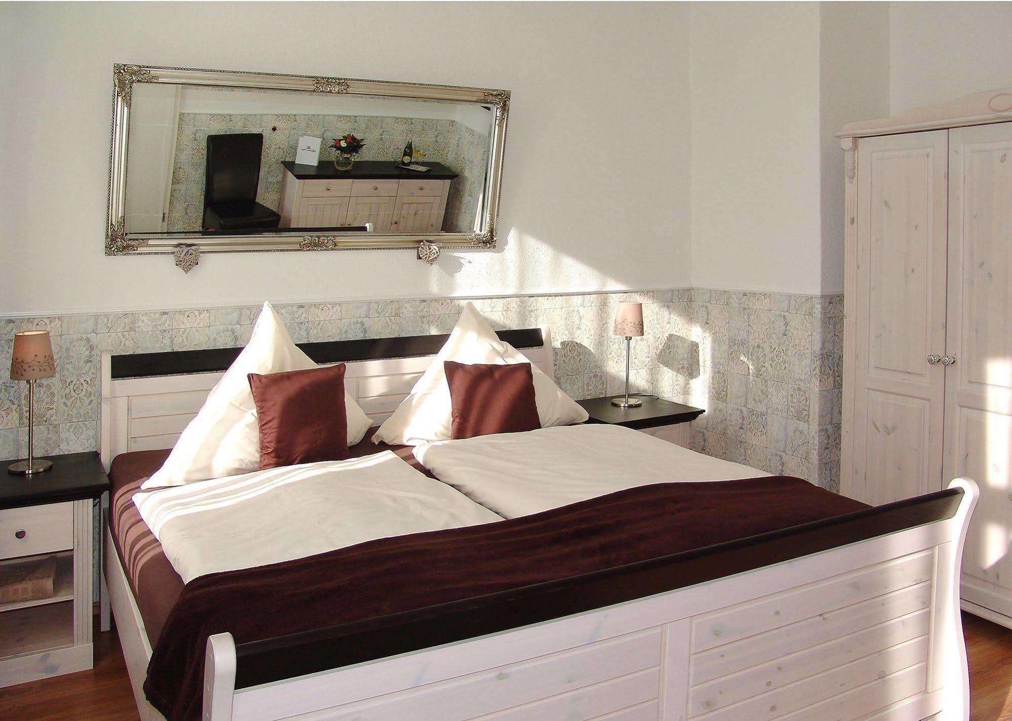 Hotel Garni Landhaus Uttum Krummhoern Ngoại thất bức ảnh