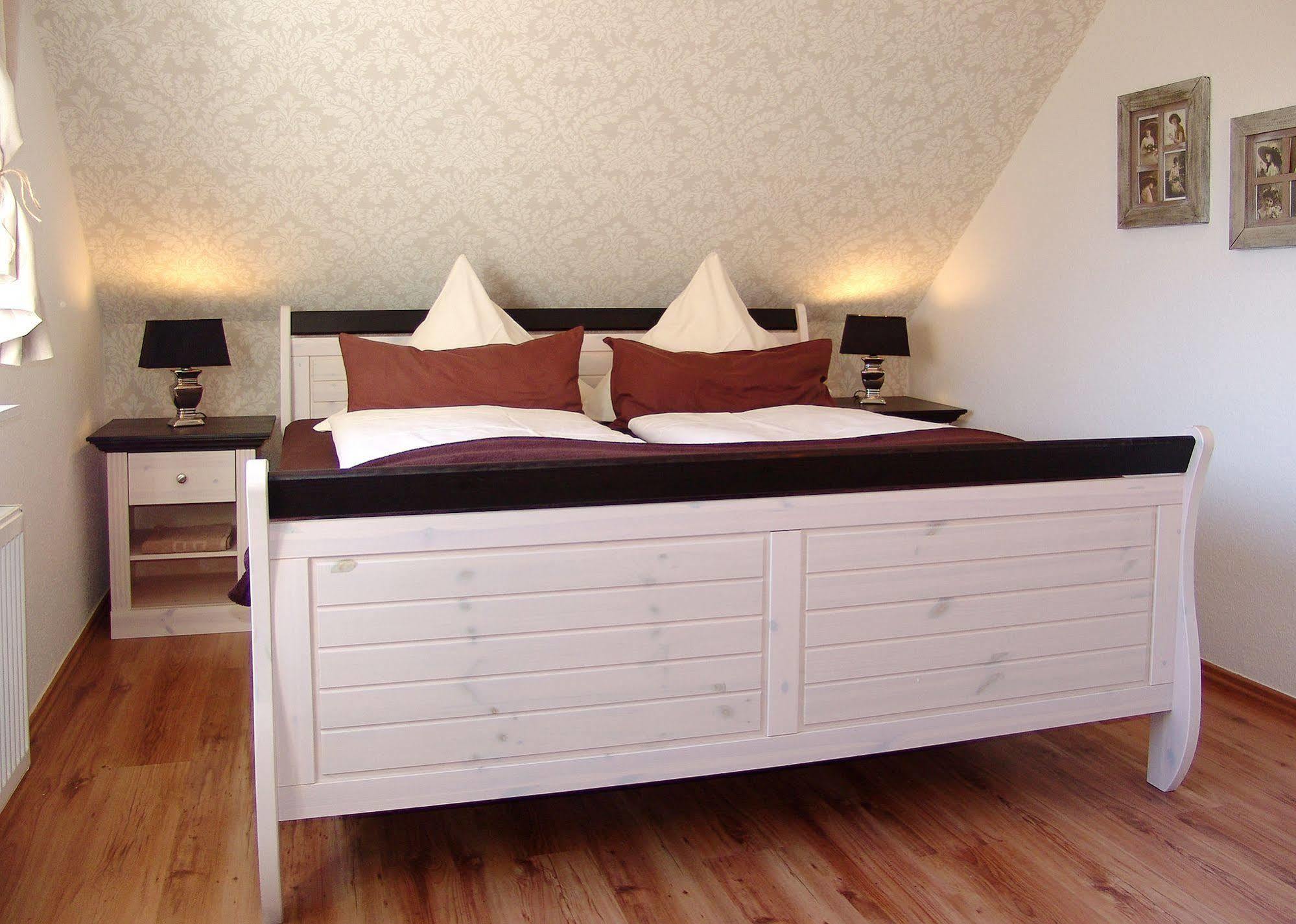 Hotel Garni Landhaus Uttum Krummhoern Ngoại thất bức ảnh