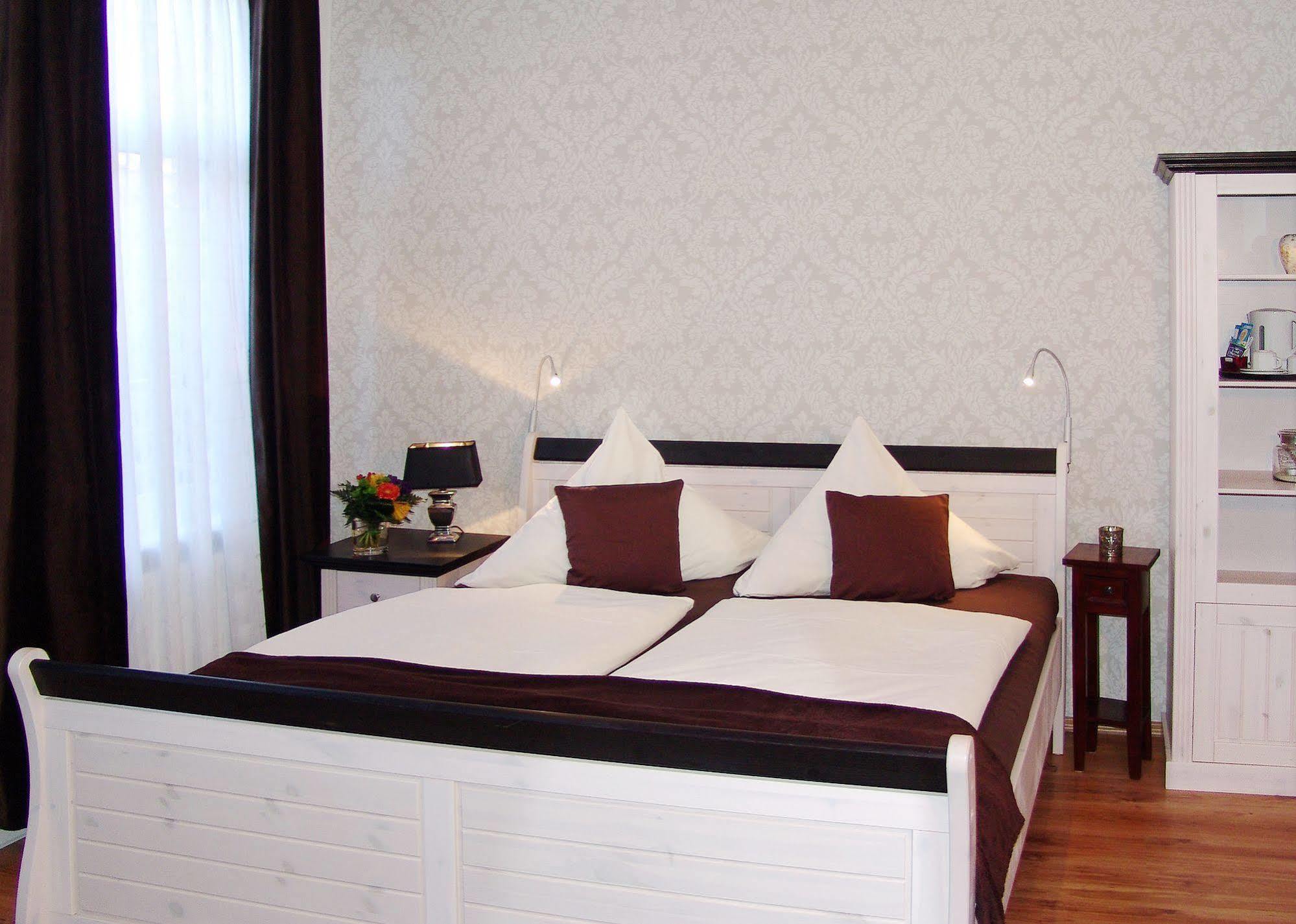 Hotel Garni Landhaus Uttum Krummhoern Ngoại thất bức ảnh