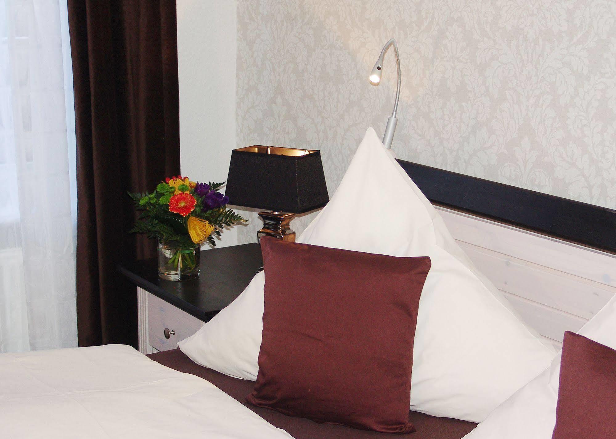 Hotel Garni Landhaus Uttum Krummhoern Ngoại thất bức ảnh