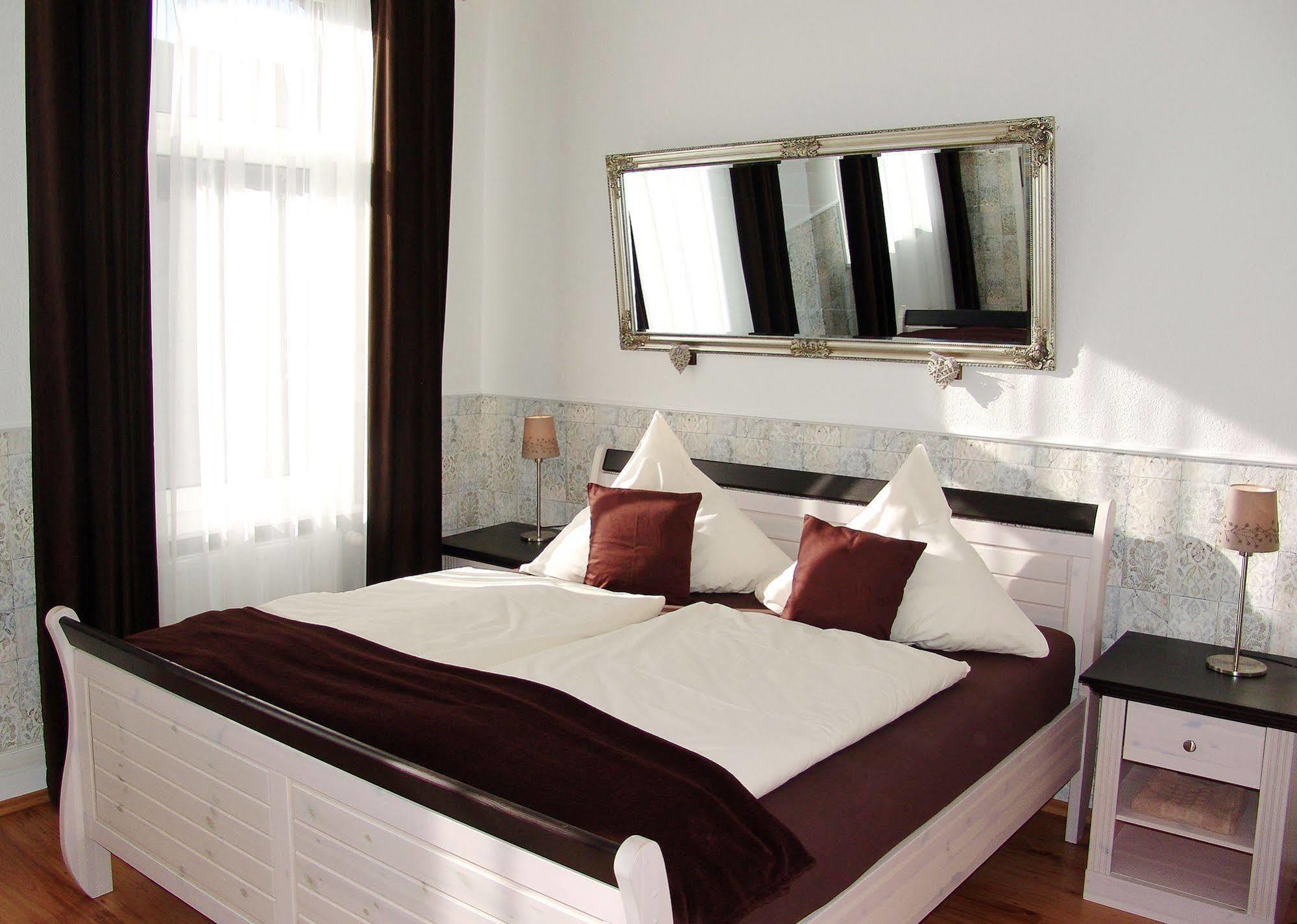 Hotel Garni Landhaus Uttum Krummhoern Ngoại thất bức ảnh