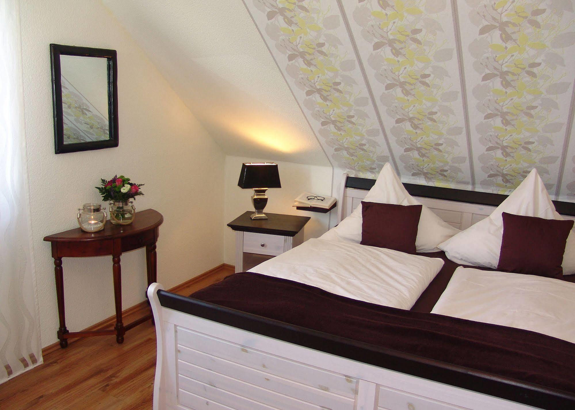 Hotel Garni Landhaus Uttum Krummhoern Ngoại thất bức ảnh
