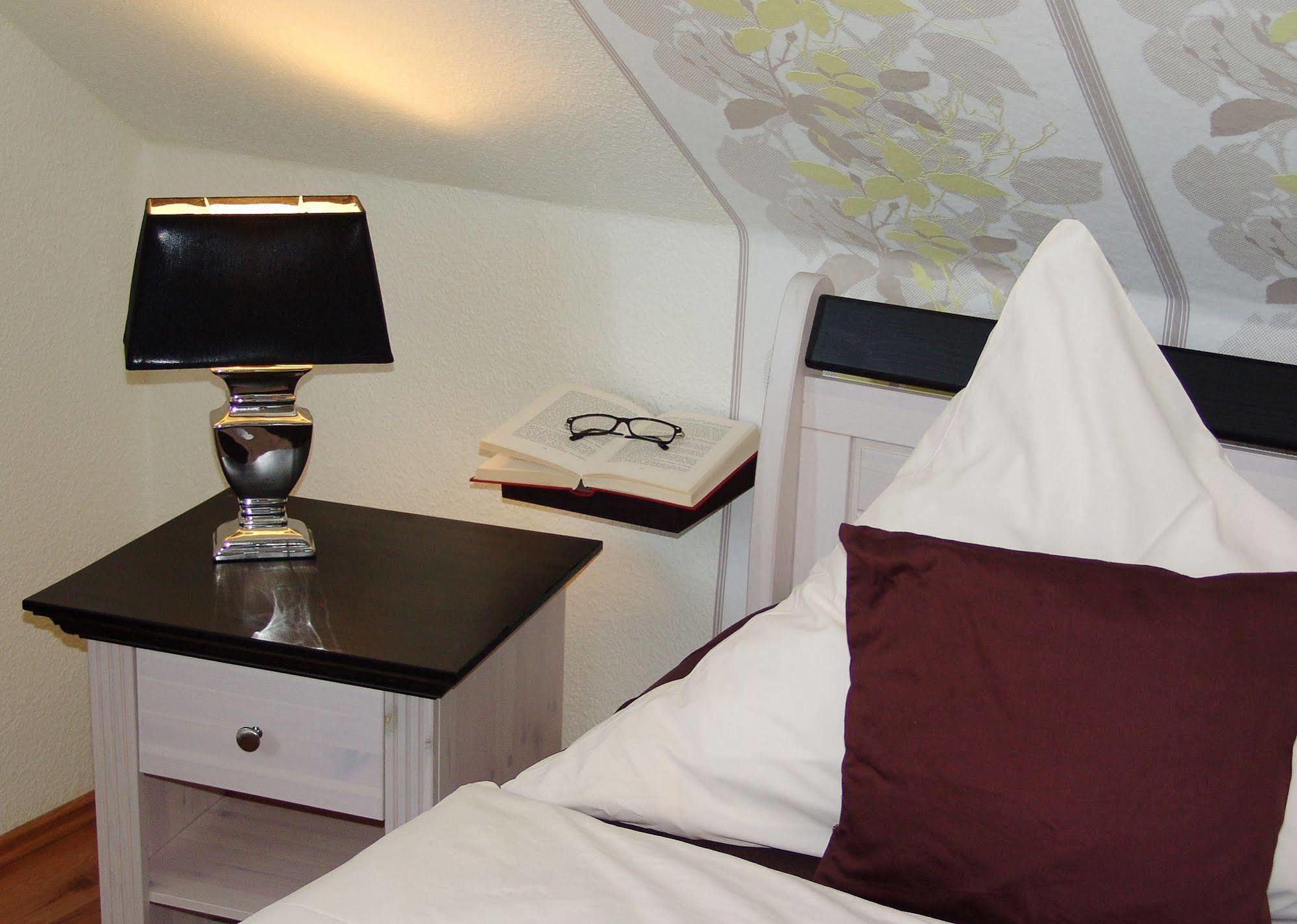 Hotel Garni Landhaus Uttum Krummhoern Ngoại thất bức ảnh