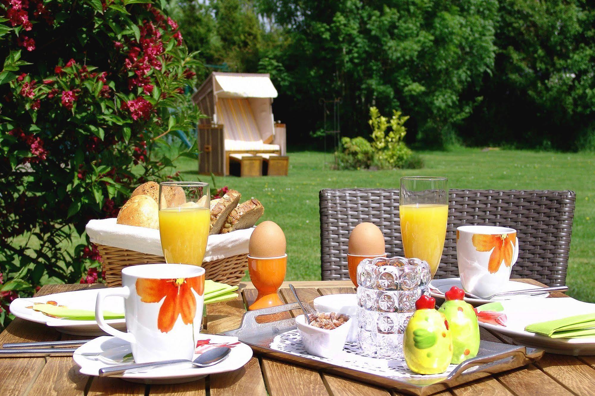 Hotel Garni Landhaus Uttum Krummhoern Ngoại thất bức ảnh
